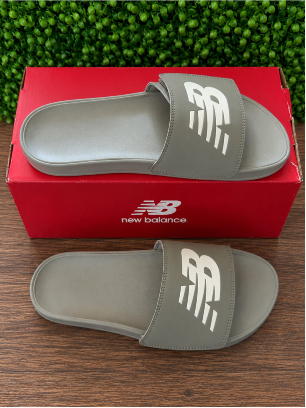 New Balance 200 Adjustable Sandals Men’s 12 or Women’s 13.5